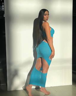 Kali Uchis feet photo thumbnail