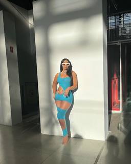 Kali Uchis feet photo thumbnail