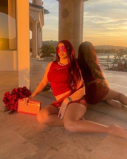 Kali Uchis feet photo thumbnail