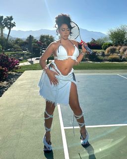 Kali Uchis feet photo thumbnail