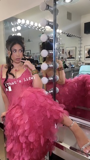 Kali Uchis feet photo thumbnail