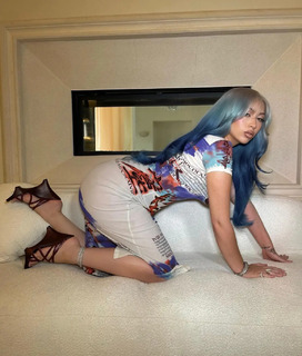 Kali Uchis feet photo thumbnail