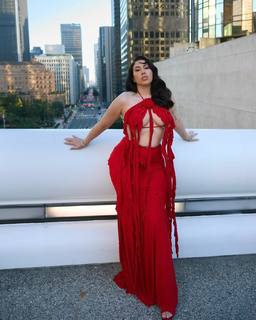 Kali Uchis feet photo thumbnail