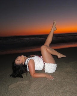 Kali Uchis feet photo thumbnail