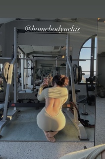 Kali Uchis feet photo thumbnail