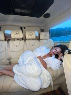 Kali Uchis feet photo thumbnail