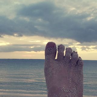 Kalki Koechlin feet photo 10