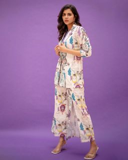 Kalyani Priyadarshan feet photo thumbnail