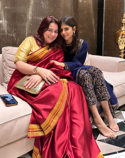 Kalyani Priyadarshan feet photo thumbnail