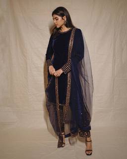 Kalyani Priyadarshan feet photo thumbnail