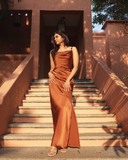 Kalyani Priyadarshan feet photo thumbnail