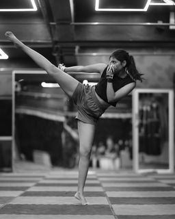 Kalyani Priyadarshan feet photo thumbnail