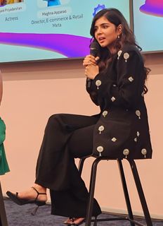 Kalyani Priyadarshan feet photo thumbnail