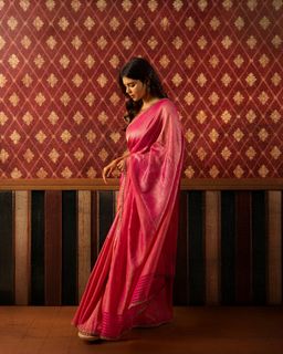 Kalyani Priyadarshan feet photo thumbnail