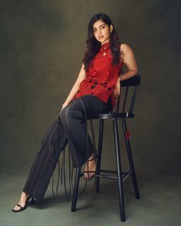 Kalyani Priyadarshan feet photo thumbnail