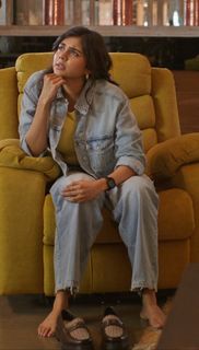 Kalyani Priyadarshan feet photo thumbnail