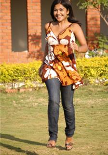 Kamalinee Mukherjee feet photo 17