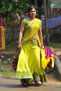 Kamalinee Mukherjee feet photo 9
