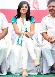 Kamalinee Mukherjee feet photo 14