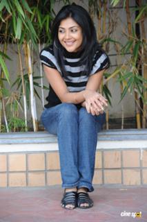 Kamalinee Mukherjee feet photo 3