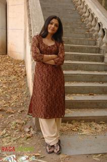Kamalinee Mukherjee feet photo 11