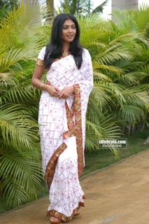 Kamalinee Mukherjee feet photo 11