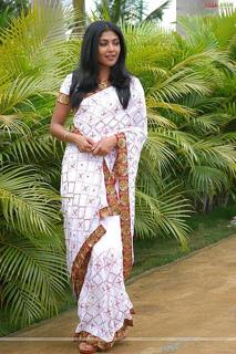 Kamalinee Mukherjee feet photo 18