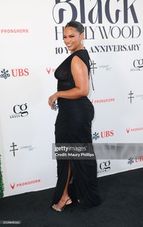 Kamie Crawford feet photo 9