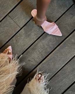 Kamie Crawford feet photo 11