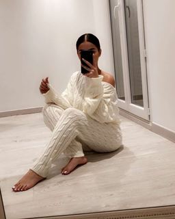 Kamila Tir feet photo 5