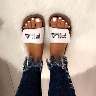 Kamila Tir feet photo 4