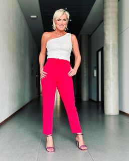 Kamilla Senjo feet photo 12