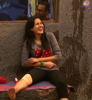 Kamya Punjabi feet photo 12
