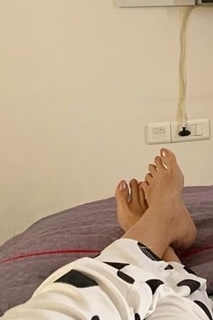 Kamya Punjabi feet photo 9