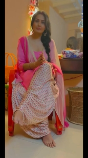 Kamya Punjabi feet photo 2