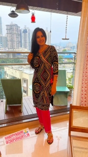 Kamya Punjabi feet photo 6