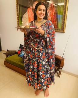 Kamya Punjabi feet photo 13