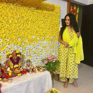 Kamya Punjabi feet photo 12