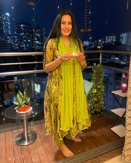 Kamya Punjabi feet photo 7