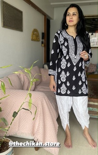 Kamya Punjabi feet photo 1