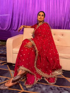 Kamya Punjabi feet photo 4