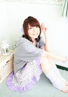 Kana Hanazawa feet photo 2