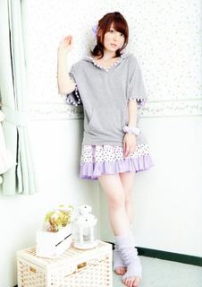 Kana Hanazawa feet photo 20