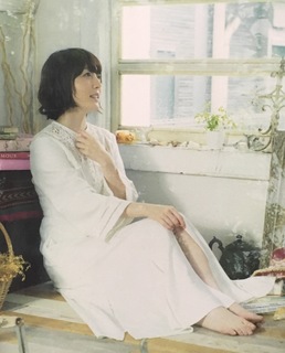 Kana Hanazawa feet photo 17
