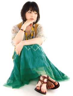 Kana Hanazawa feet photo 6