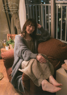 Kana Hanazawa feet photo 4