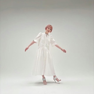 Kana Hanazawa feet photo 3