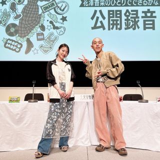 Kana Hanazawa feet photo 10