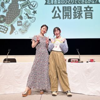 Kana Hanazawa feet photo 7