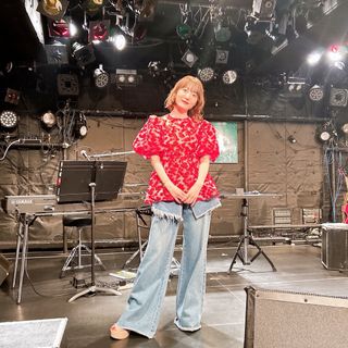 Kana Hanazawa feet photo 4